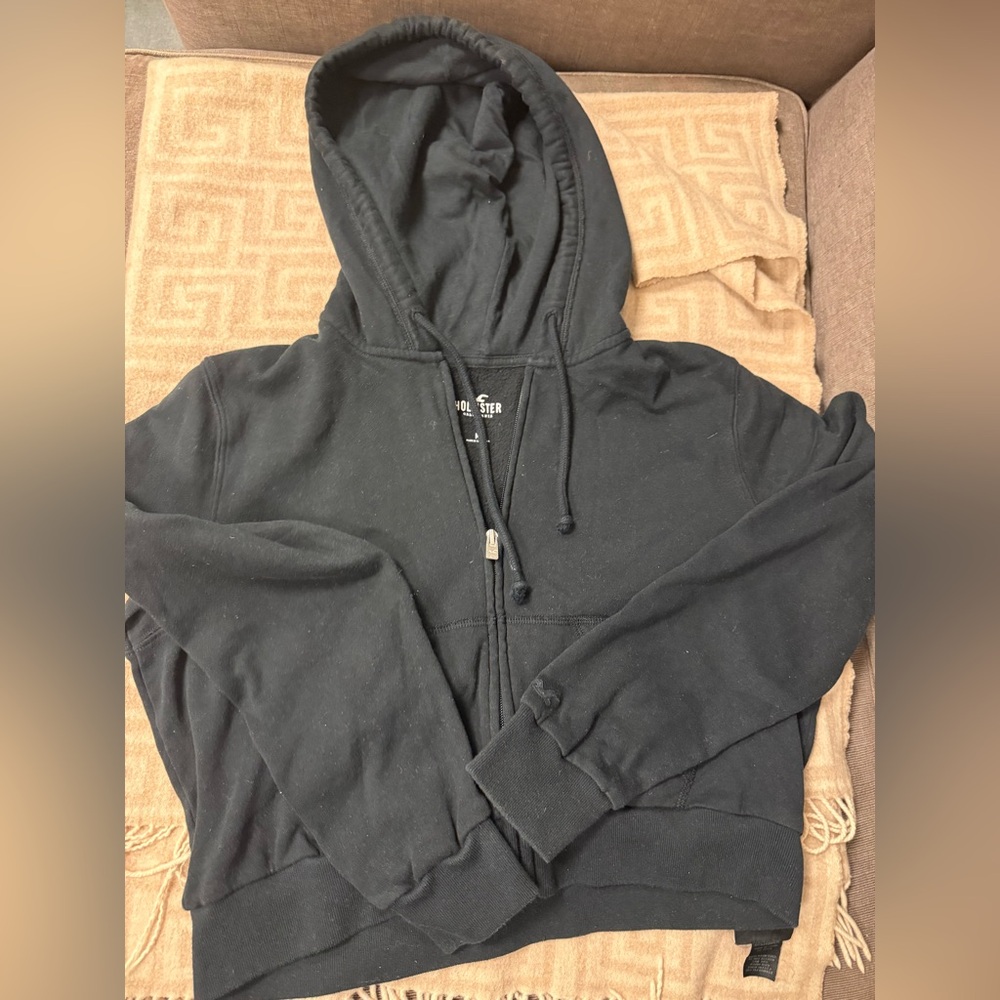 Hollister Men's Zip-Up Black Sweater